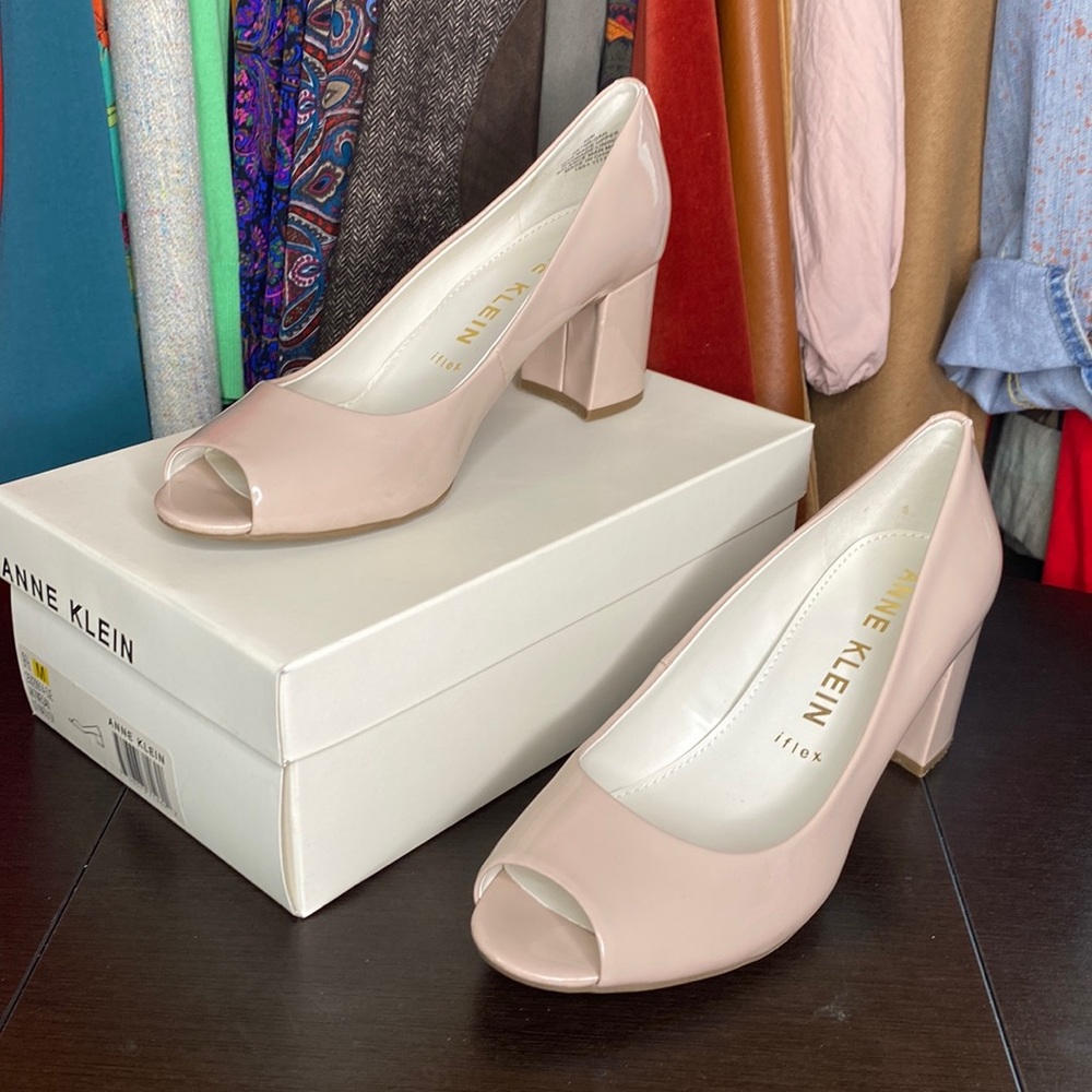 ANNE KLEIN IFLEX MEGAN PUMP